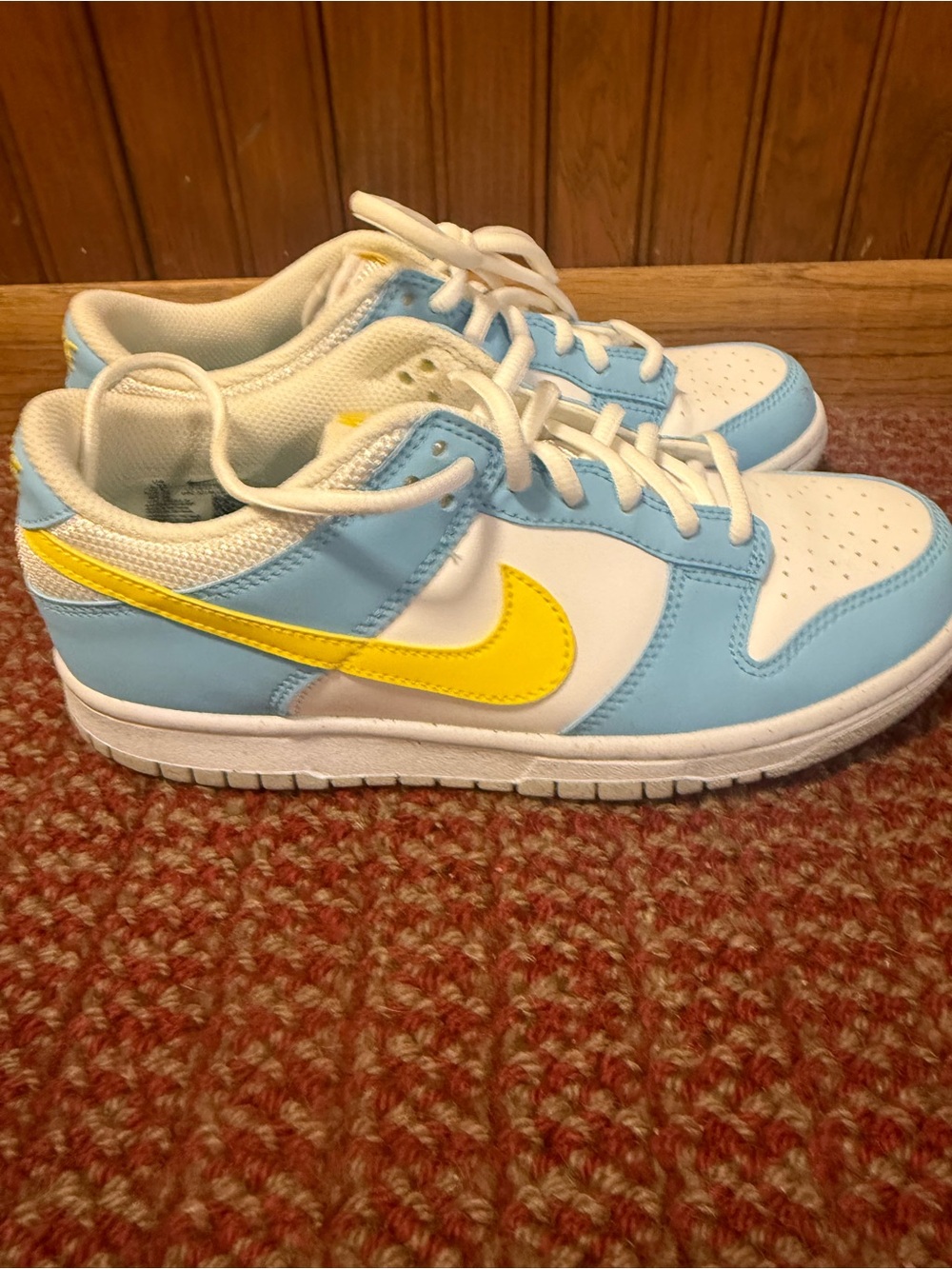 Nike dunks 5.5 “Homer Simpsons”